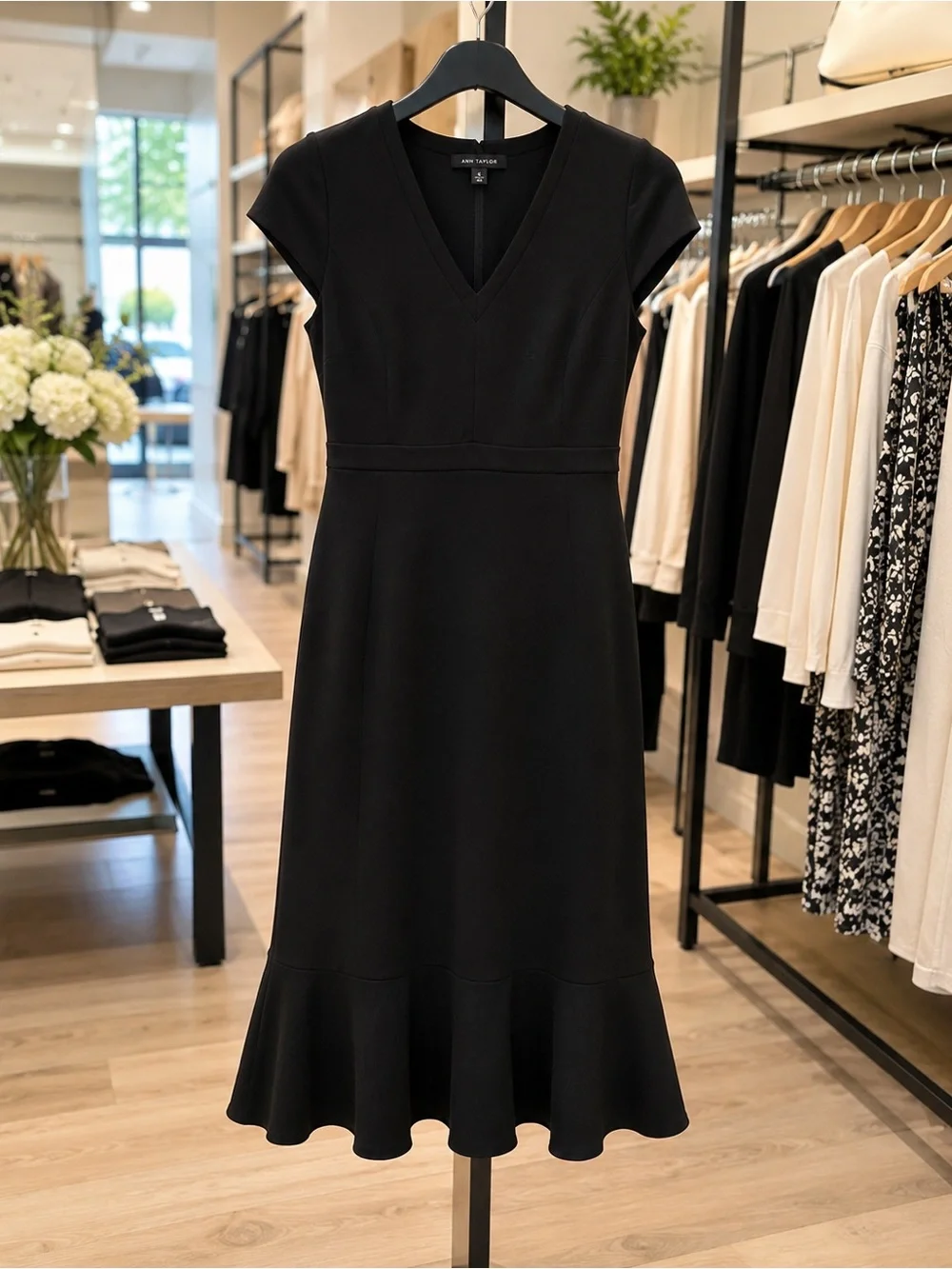 Ann Taylor LOFT Black V-Neck Ruffle Hem Midi Dress Size 8
